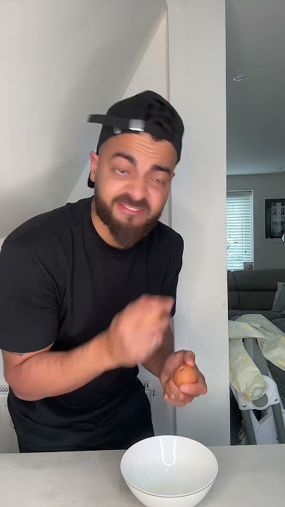 Never seen egg’s being cracked like this before….. #reaction #comedy #lifehacks #officialazz