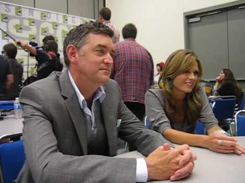 Psych's Timothy Omundson & Maggie Lawson at Comic-...