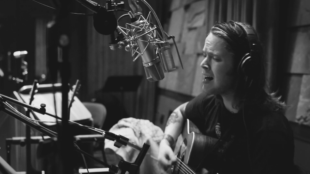 Смотреть «Billy Strings - "Enough To Leave"» на YouTube Смотреть «Billy Strings - "Enough To Leave"» на YouTube