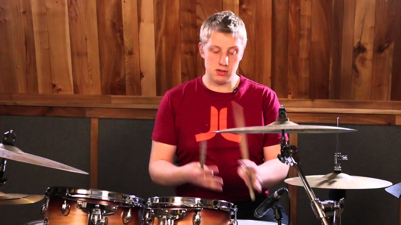 Kendrick Scott Drum Lick Lesson - YouTube