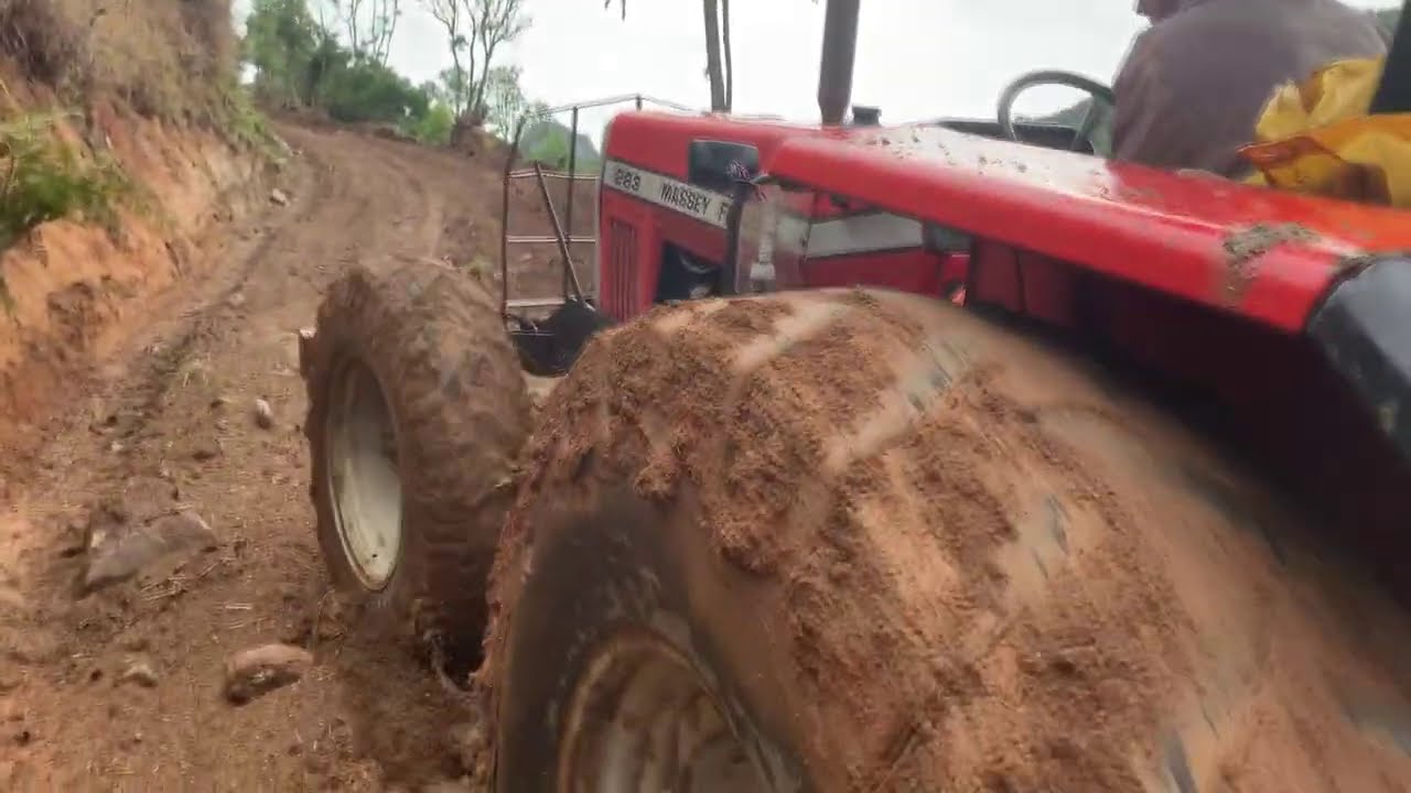 De Carona com Barrinha - Lama e Chuva de Trator 4x4