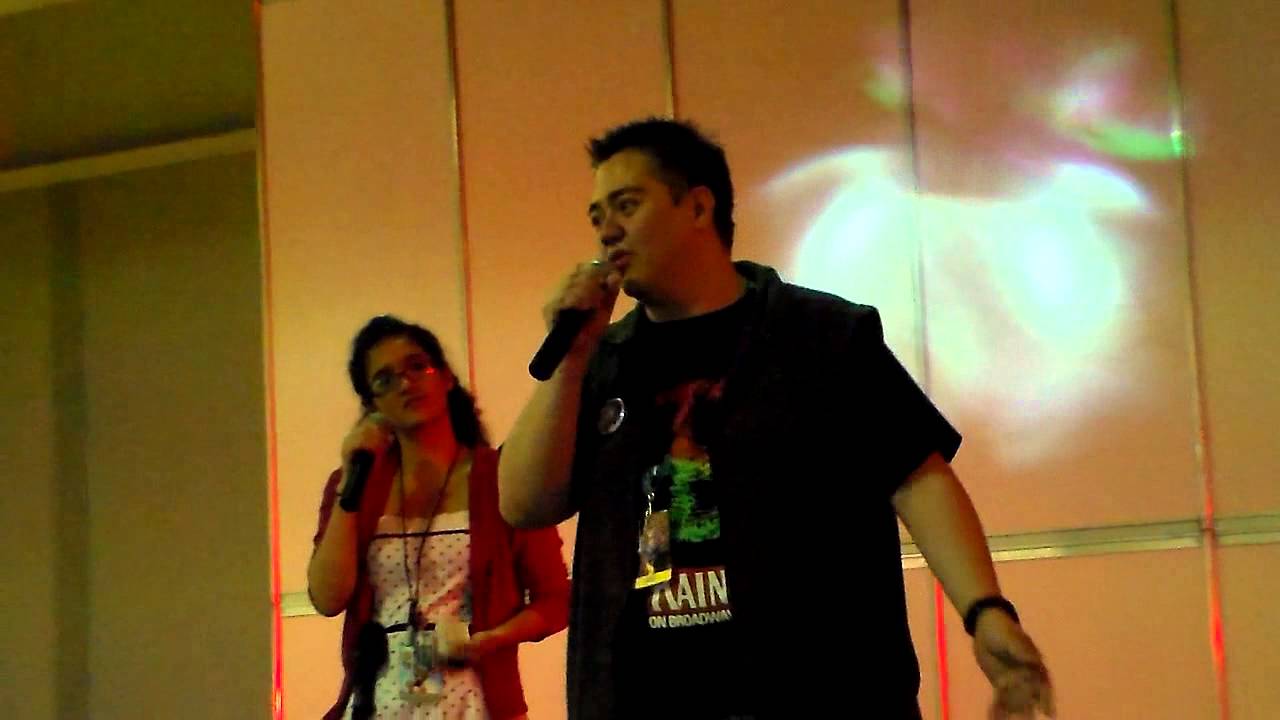 Lalo Garza Doblando a Krilin en La Mole 2012