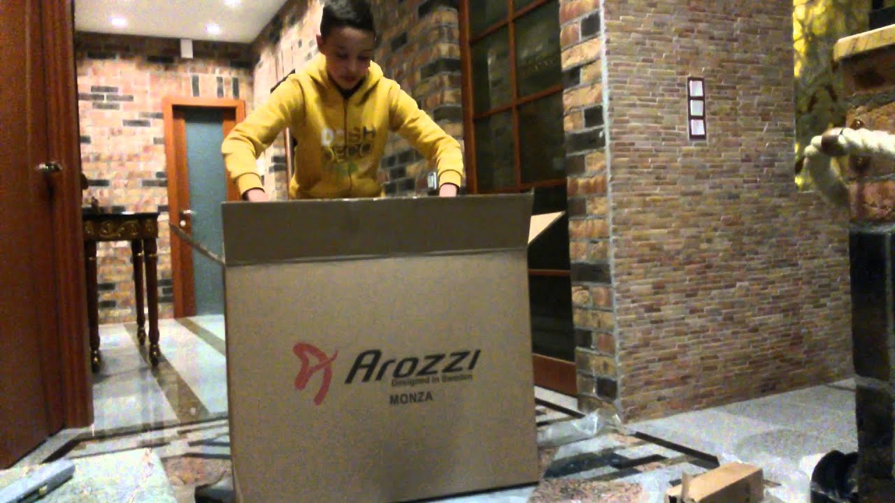 Arozzi Monza pelituolin kokoaminen osa 1/2 (osat)