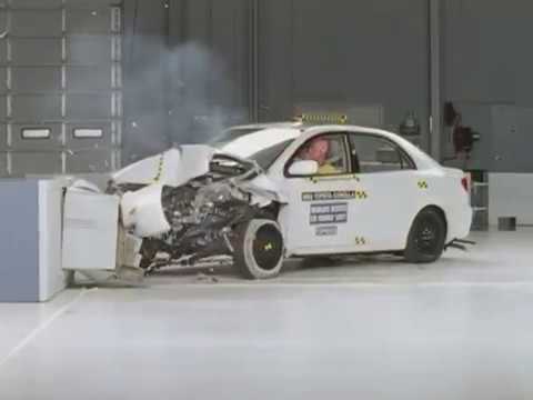 Toyota Corolla 2003-2009 crash test