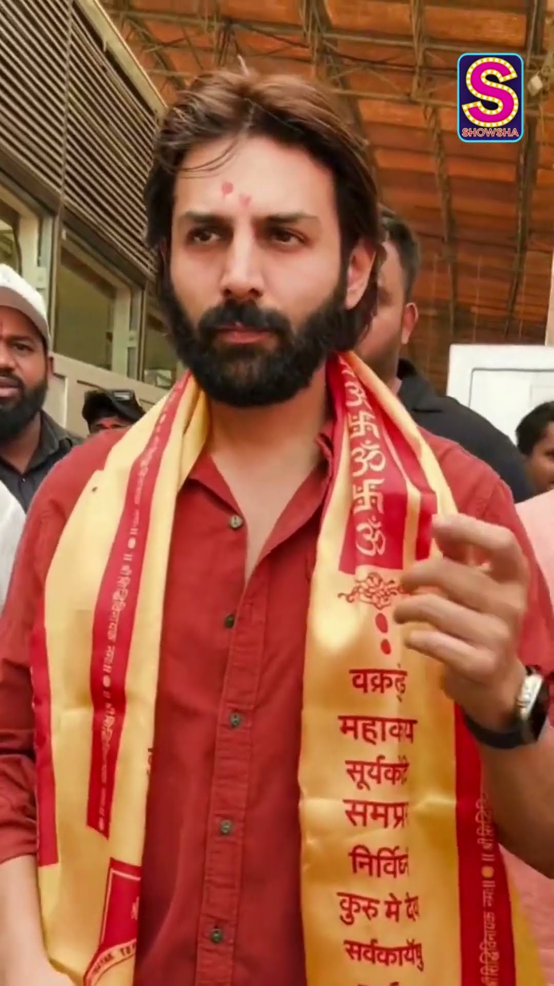 Kartik Aryan Visits Siddhivinayak Temple For New Year, Takes Blessings For Future | N18S #shorts