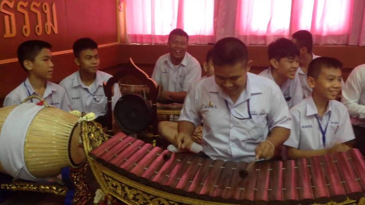 ค้างคาวกินกล้วย เดี่ยวรอบวง