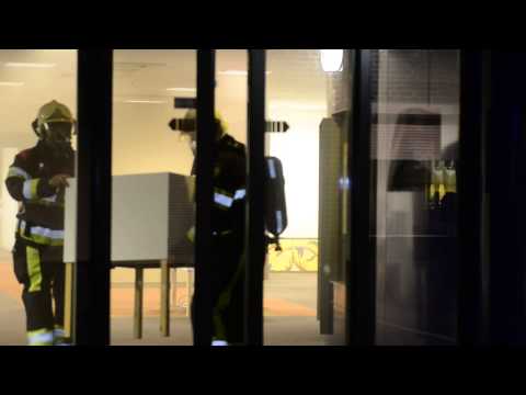 Ontruiming na brandstichting appartementen complex Tegelen 17 5 2014 v2