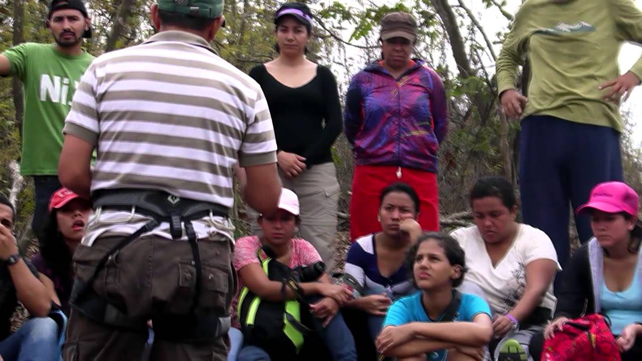 Senderismo Bosque Protector Cerro Paraíso - YouTube