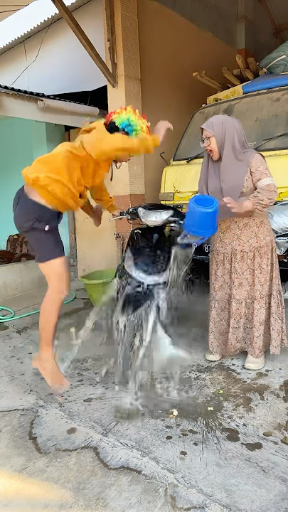 If the floor is dirty, splash it || #shorts #comedy #longtimeshorts #youtubeshorts #laughing #fun...