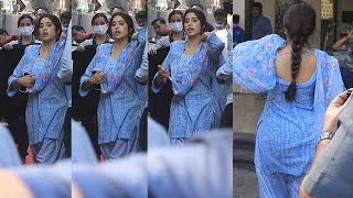 Bomshell In Desi Look 😘 Janhvi Kapoor Looks Perfect Indian Chic In Her New Look Snapped On Location