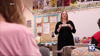Pennsylvania English teacher teaches students that act of kindness goes a long way