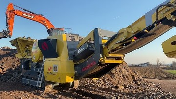 Keestrack B4 jaw crusher and S5 stacker