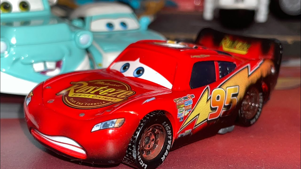 Mattel Disney Cars Toons - Burnt Lightning McQueen (Lightning McQueen ...