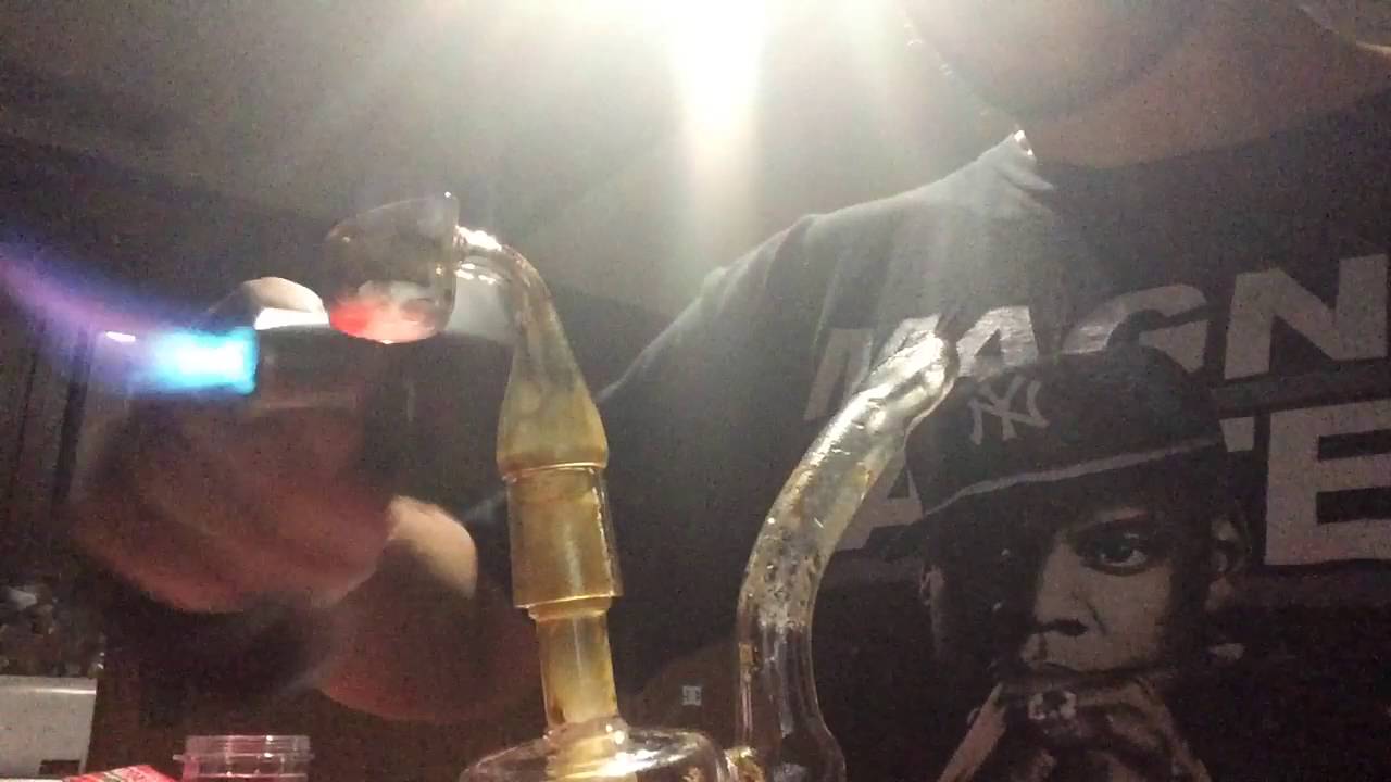 Dabbing on that fire head stash from rump wax🔥🔥🔥😍