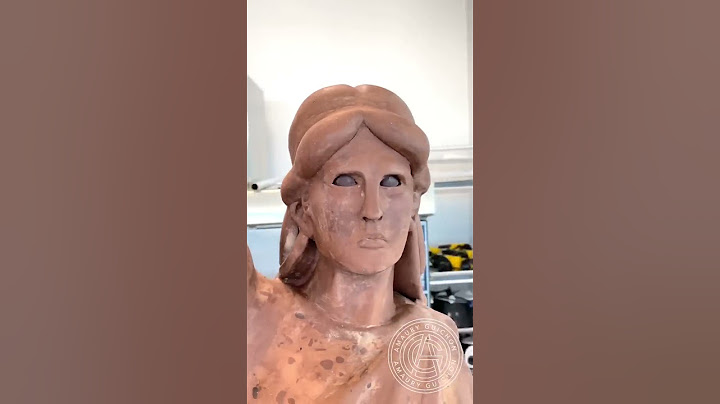 Chocolate Statue of Liberty! 🗽115lbs of chocolate for 7ft tall!🇺🇸