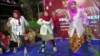 pokok,e joget.yg di bawakan oleh emak