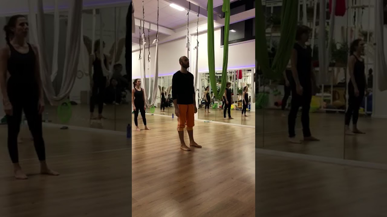 Demo Prima del Covid 19 FLYING YOGA DANCE ®