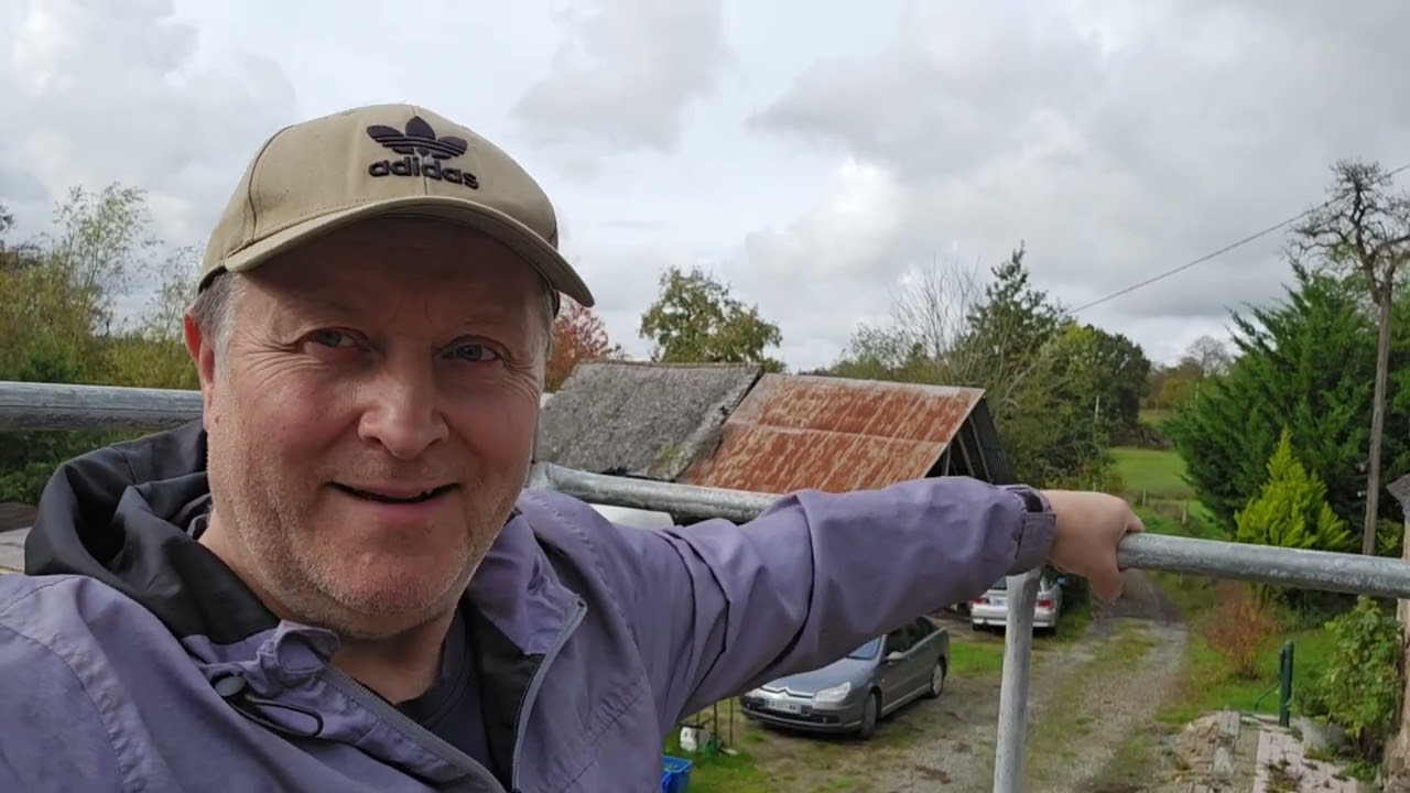 Ремонт поврежденной крыши: не идеально, но зиму выдержит!