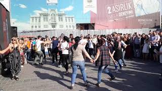 İstanbul Eminönü Dostluk Halayı 2 - Ekrem İmamoğlu Şeyçokgüzelolacak