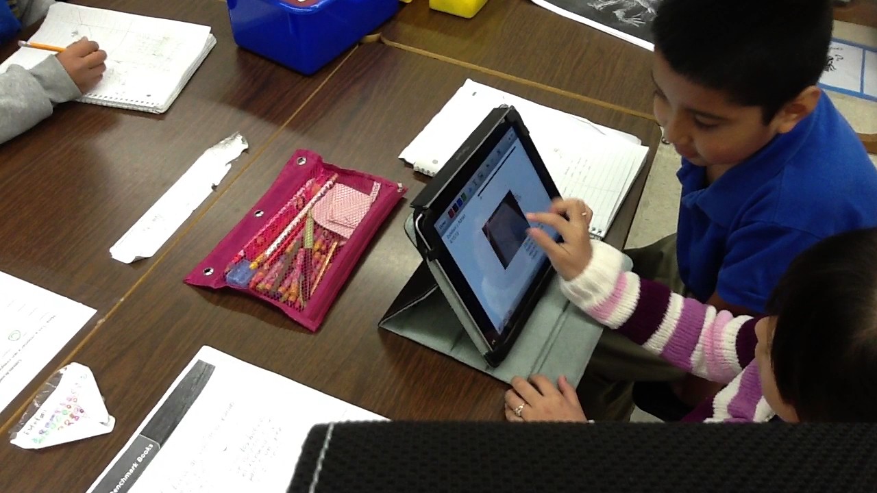 science frog proyect 2 using iPads in classroom - YouTube