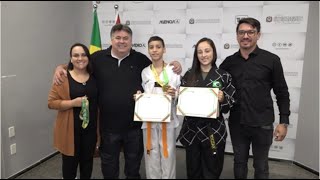 Atleta e mestra de taekwondo recebem moção de aplauso