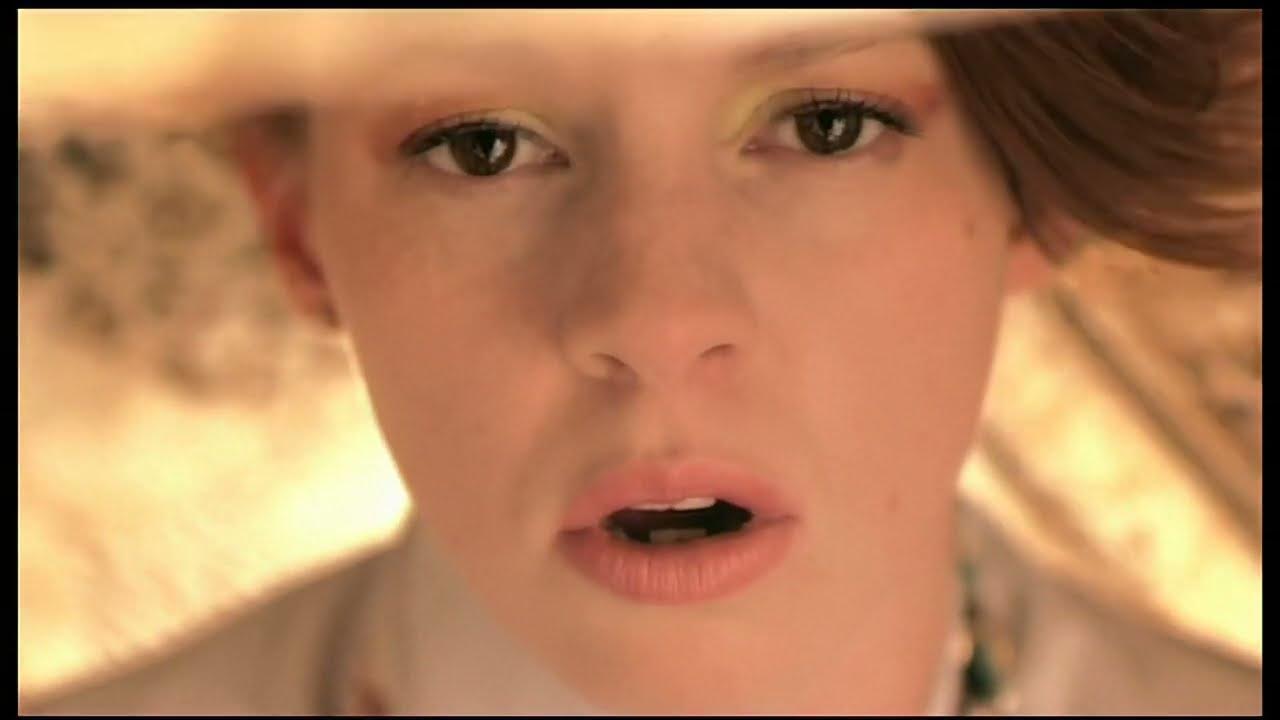 La Roux - Quicksand [HD 1080p50 AI Upscale] - YouTube
