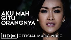Julia Perez - Aku Mah Gitu Orangnya (Official Music Video)  - Durasi: 3:38. 