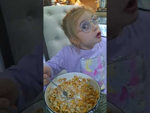 eating breakfast 😋 chewing 😀 having fun 😋 cute girl 👧 super shy