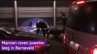 Download Lagu Mannen krikken pui omhoog en roven juwelier leeg MP3