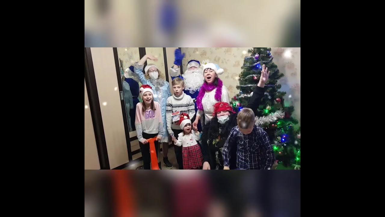 танец новый год новый год елка шарики хлопушки. новый год ёлка шарики хлопушки слова. включи клип елка шарики хлопушки. ёлка шарики хлопушки рисунок. новый год ёлка шарики хлопушки.