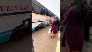 ഫററനസ ഇലല ഇൻഷറൻസ ഇലല പർമററ ഇലല ഓടകണടരനന Ksrtc ബസനറ ടയർ ഊര തറചച