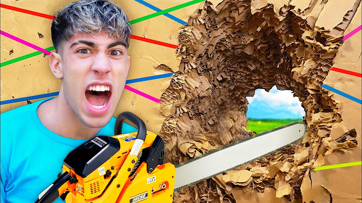 ESCAPING 100 LAYERS OF CARDBOARD !!