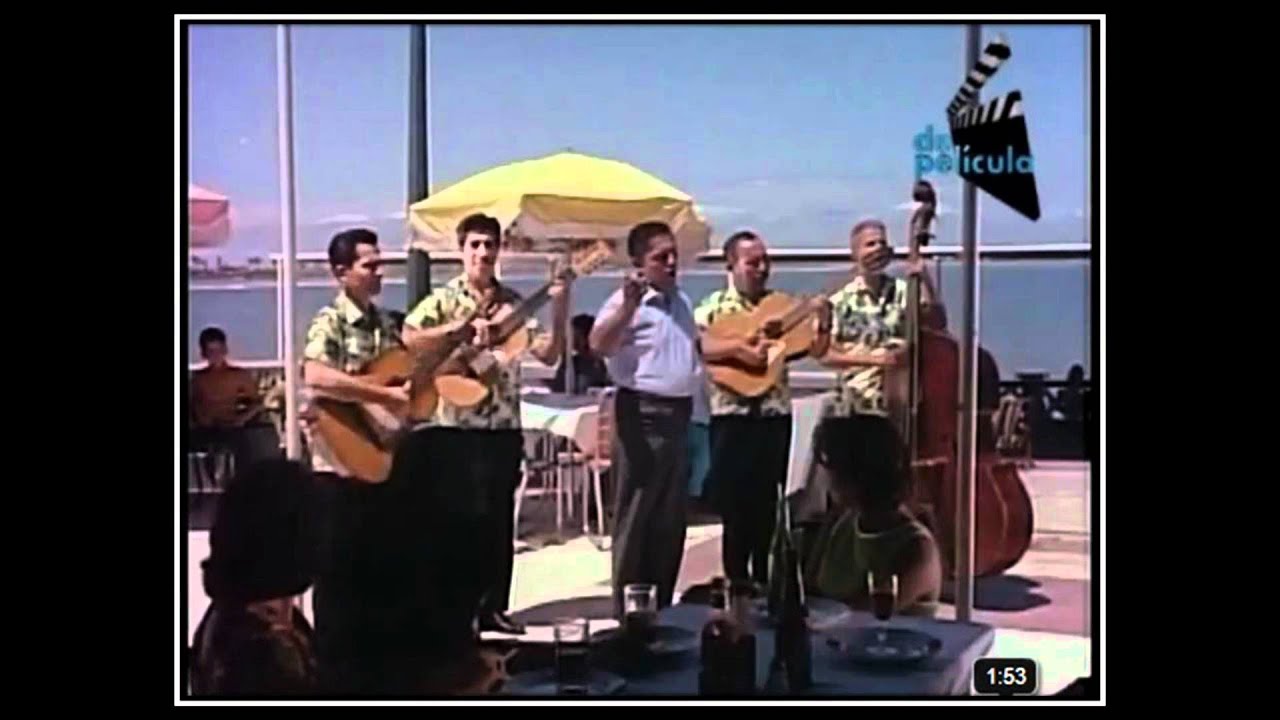 Julio Jaramillo canta el vals "La Espera".