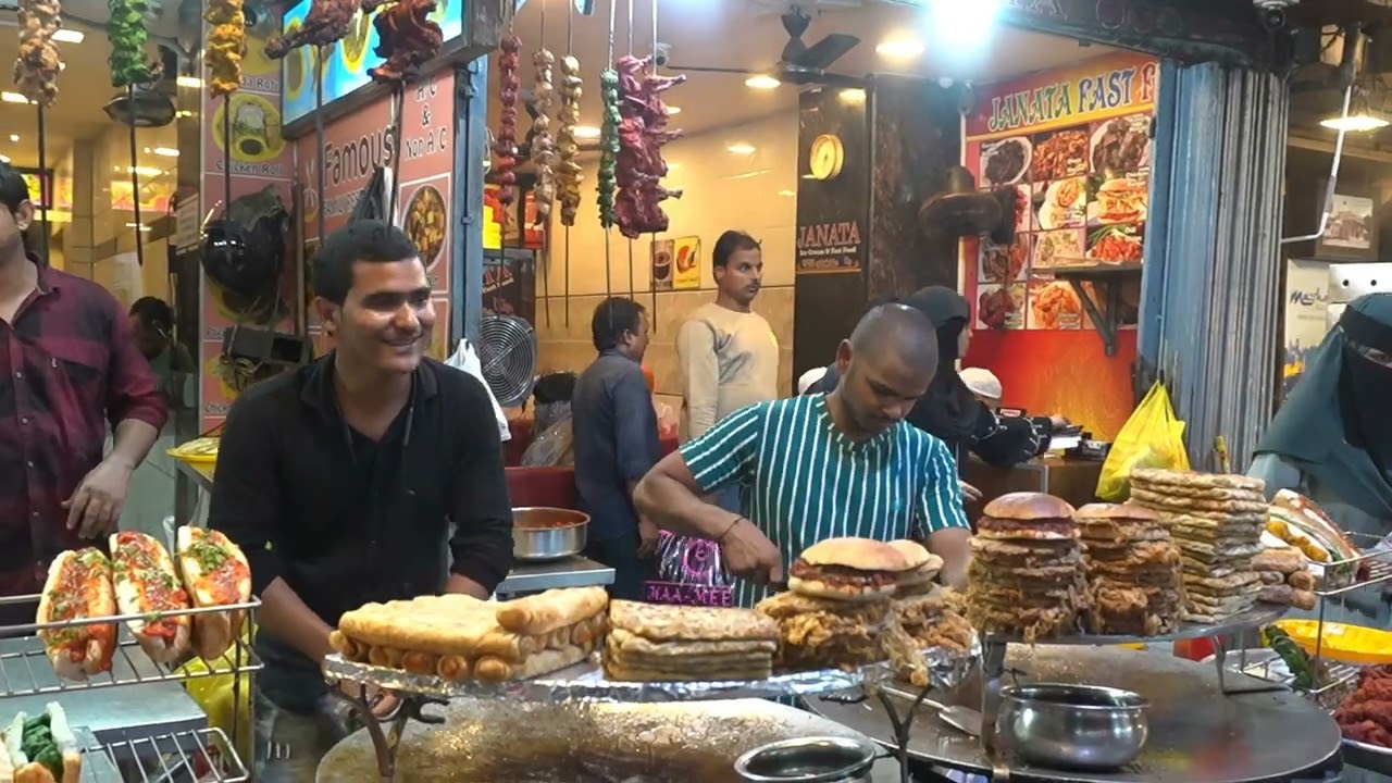 Mohammed Ali Road Mumbai | Minara Masjid & Famous Street Food