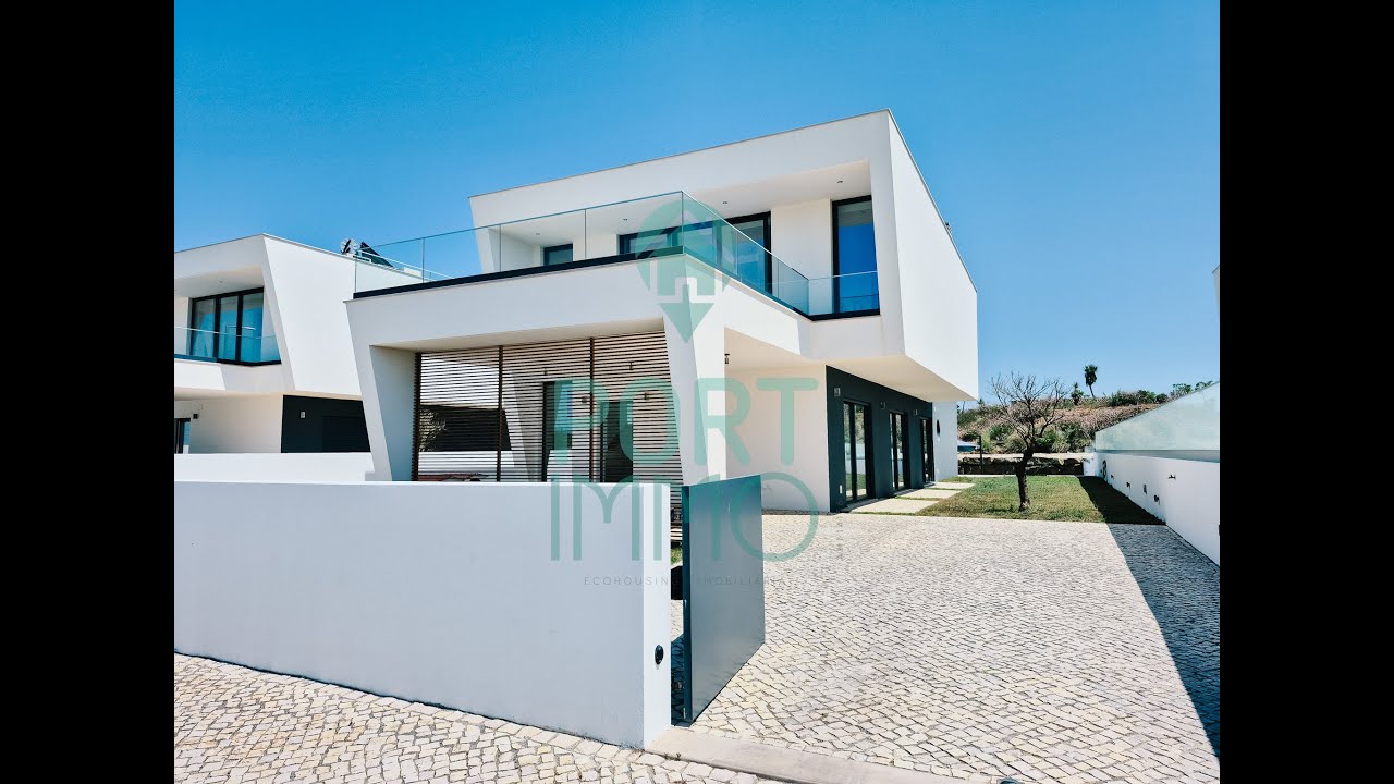 Luxury Villa with Breathtaking Ocean Views – Praia da Gralha, São Martinho do Porto, Portugal
