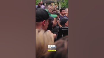Oleksandr Usyk gets the crowd to chant for Derek Chisora 🗣️🤣