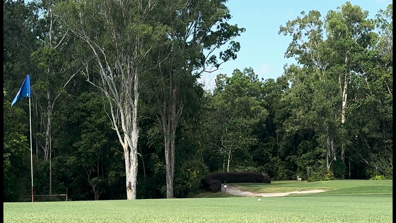 159m par 3 number 3 at Atherton Golf Club. 7 iron in. This course is phenomenal. Wait for the video!