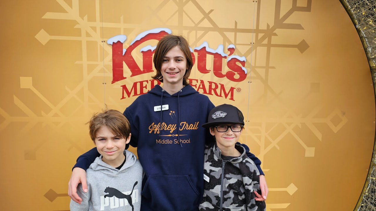 LOGAN LUKE AND BEAU AT KNOTT'S | MERRY FARM | DECEMBER 27, 2023