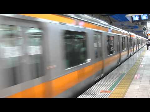 中央特快　国立駅を通過