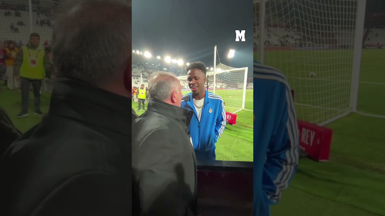 El detalle de Vinicius con los aficionados del Albacete  I MARCA