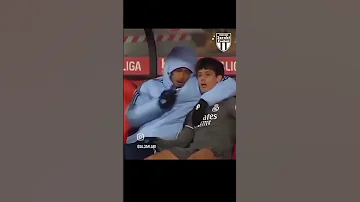 محادثات اللاعبين السرية 