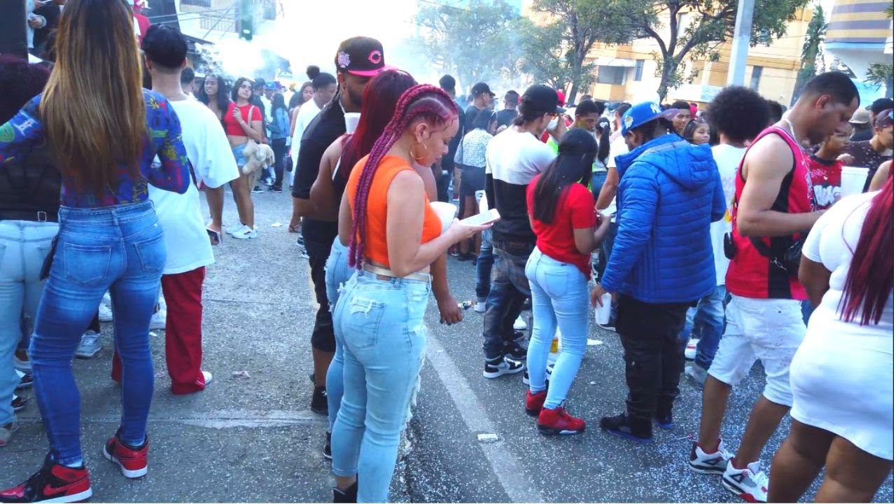 WILD PARTY IN SANTIAGO DOMINICAN REPUBLIC STREETS