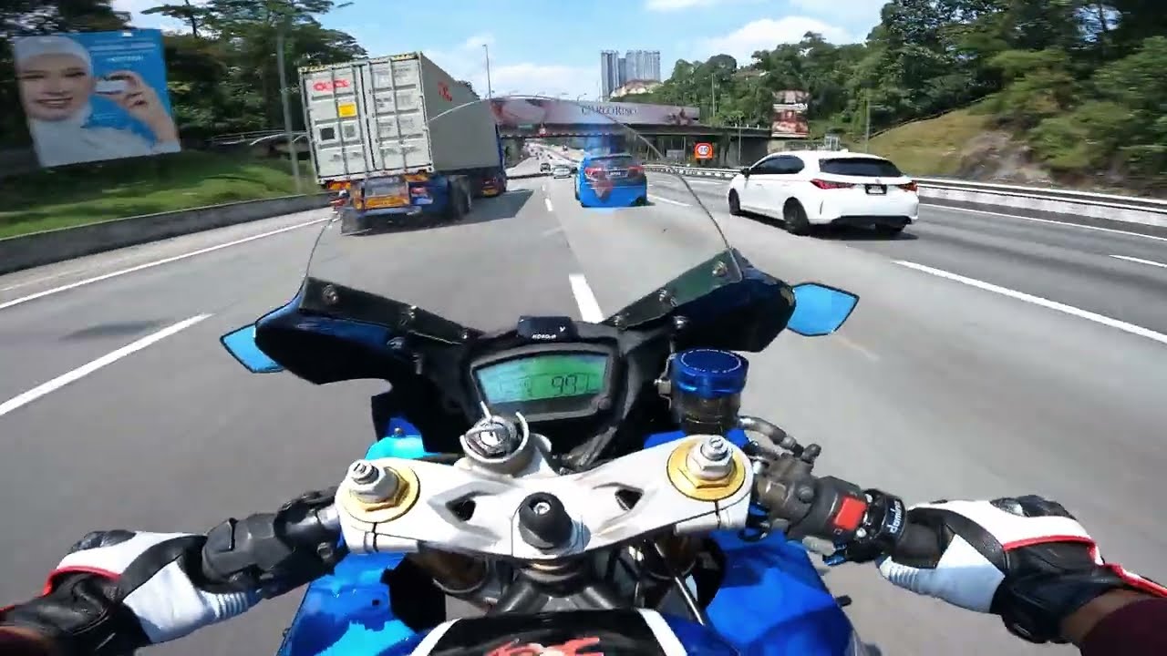 NAZA BLADE 650 + YOSHIMURA SOUND ONLY ! 🏍 Hyosung GT650R