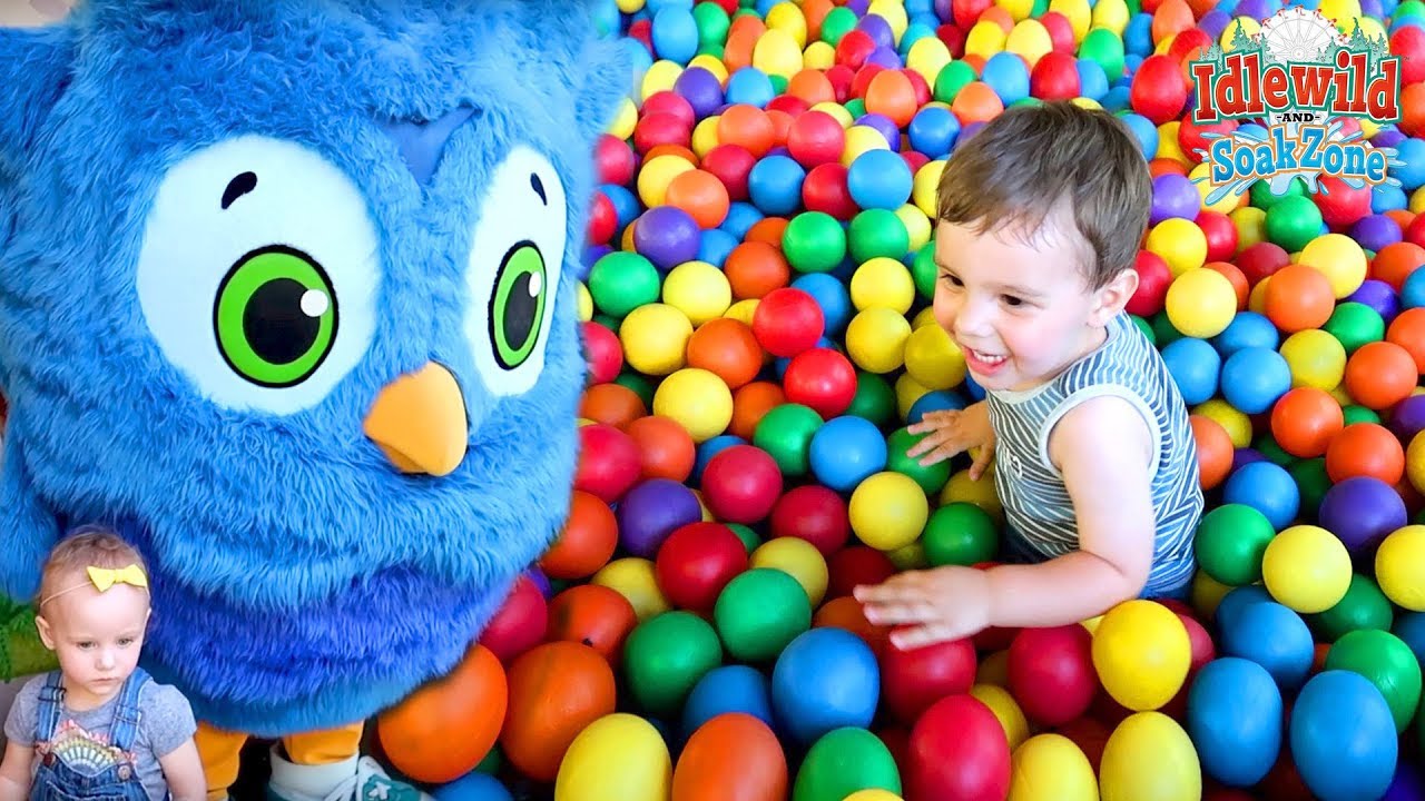 Twins In Giant Ball Pit & Meeting Daniel Tiger & Friends (RARE) At Idlewild Park