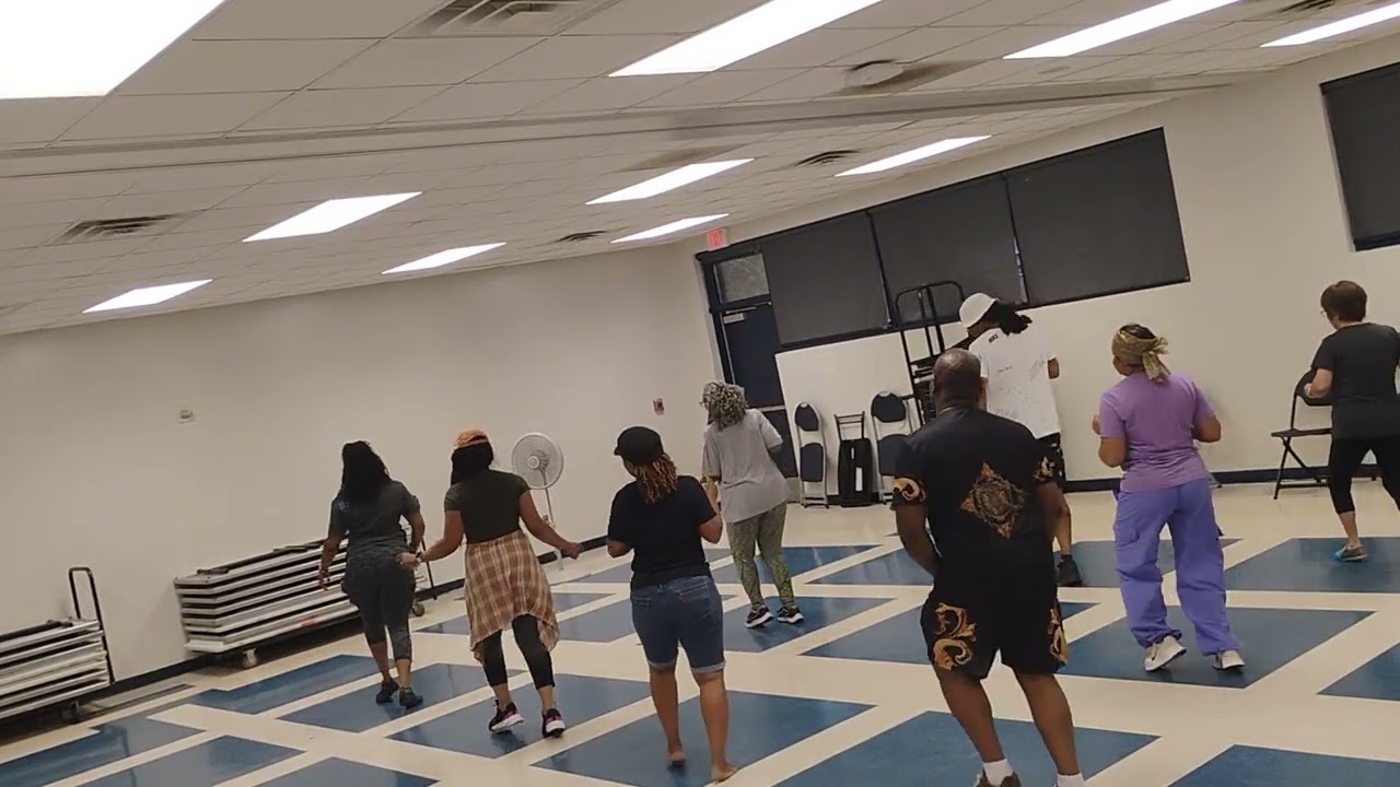 DOUBLE DUTCH BUS LINE DANCE