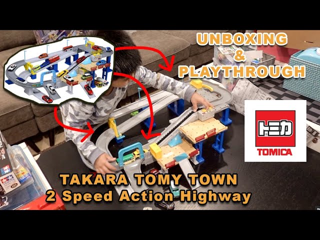 Takara Tomy Tomica City Town 2 speed Action Highway playset