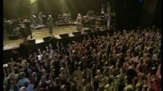6   Black Eyed Peas - Shut Up - Live Germany (2003) Resimi