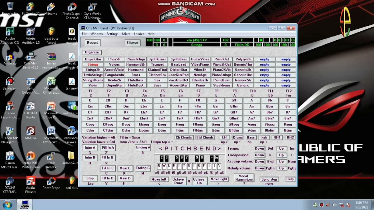 bermain keyboard pc-hitam putih. style omb