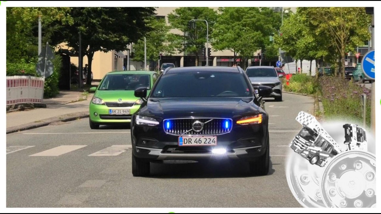 3 X POLITI TIL BRAND PÅ NOVO politibil i udrykning polizei einsatzfahrt police respond