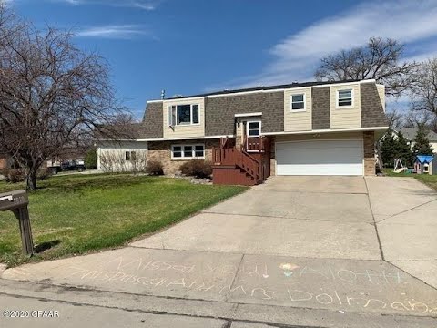 1810 19th St NW, East Grand Forks, MN home video tour